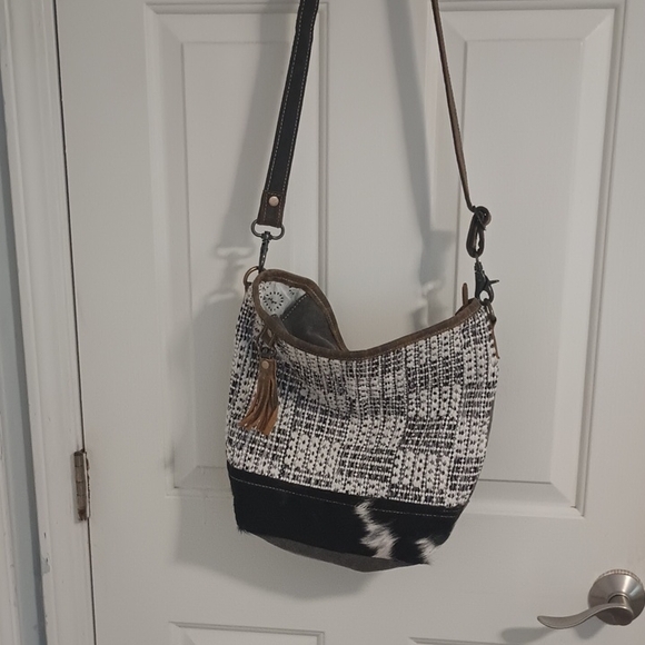 Myra Bag Geometric Cross Body - Picture 1 of 15